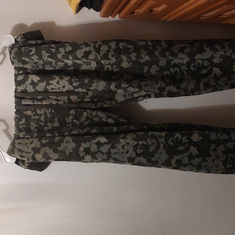 Athletic jogging pants